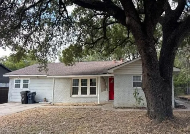 Photo 1 of Single family home for sale at 5232 Cockrell Ave, Fort Worth, TX 76133 | MLS# 21401496 | Listing updated on 2026-10-03