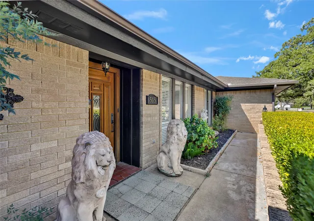Photo 3 of Single family home for sale at 515 Hillside Rd, Colleyville, TX 76034 | MLS# 21395476 | Listing updated on 2026-10-02