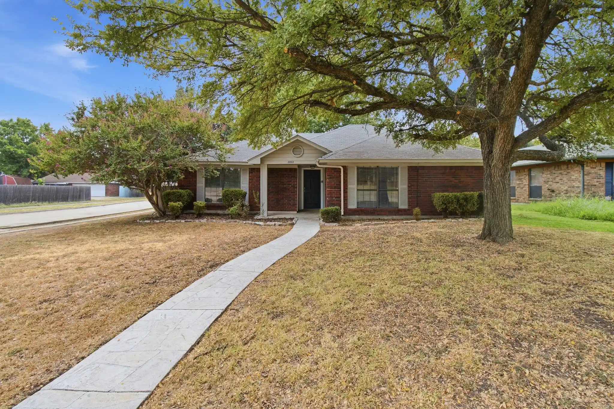 Photo 1 of Single family home for sale at 2222 Cortland Cir, Rowlett, TX 75088 | MLS# 21400664 | Listing updated on 2026-10-27