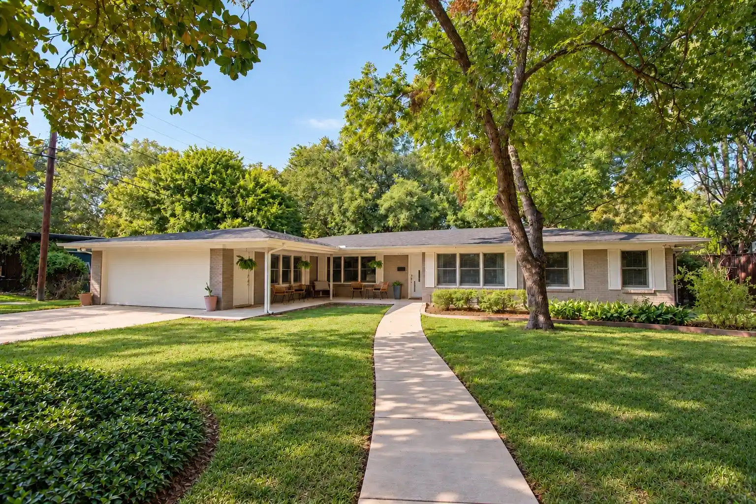 Photo 1 of Sale Pending at 6812 Kirkwood Rd, Fort Worth, TX 76116 | MLS# 21398384 | Listing updated on 2026-10-11