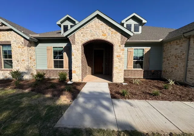 Photo 3 of Single family home for sale at 193 Oak Grv Way, Springtown, TX 76082 | MLS# 21401518 | Listing updated on 2026-10-10