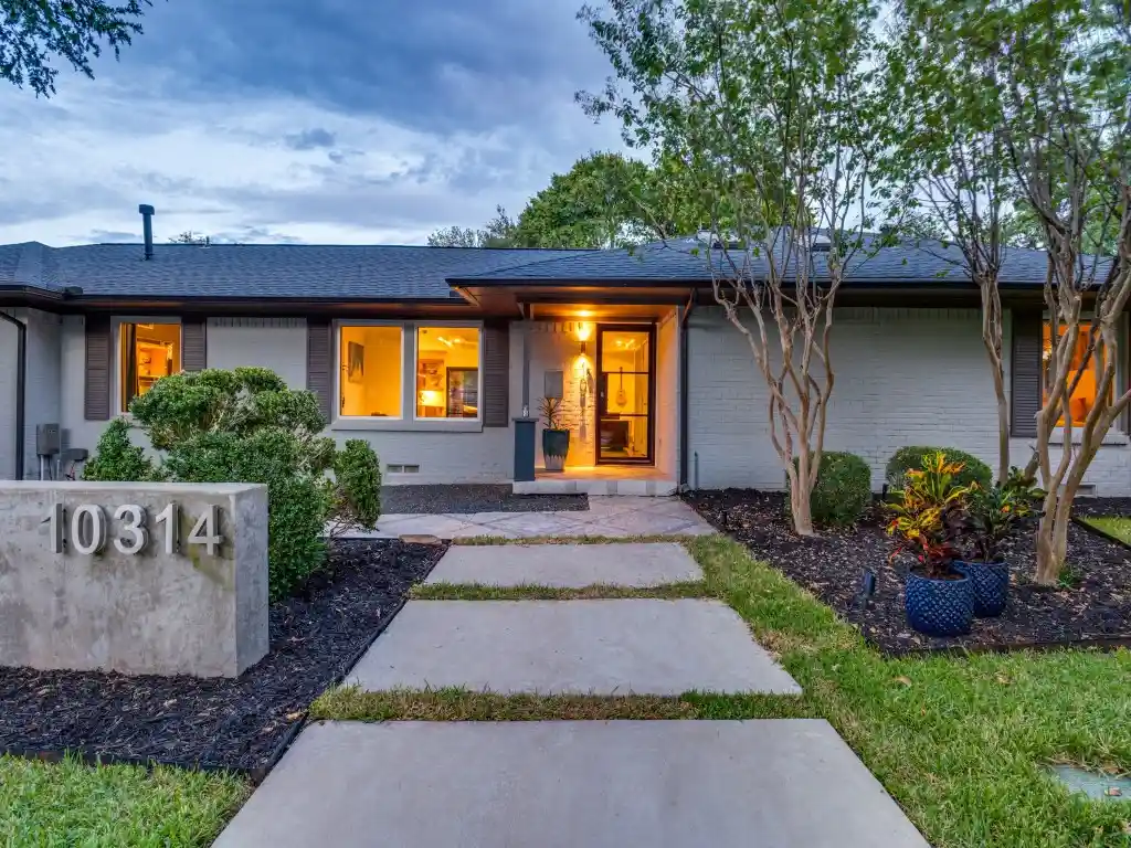 Single family home for sale at 10314 Sherbrook Ln, Dallas, TX 75229 | MLS# 21401527