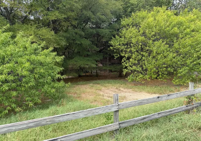 Photo 3 of Single family home for sale at 129 Old Ida Rd, Sherman, TX 75090 | MLS# 21401147 | Listing updated on 2026-10-02