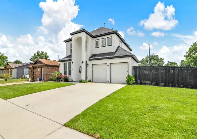 Photo 3 of Single family home for sale at 610 Parker Cir, Garland, TX 75040 | MLS# 21396549 | Listing updated on 2026-10-02