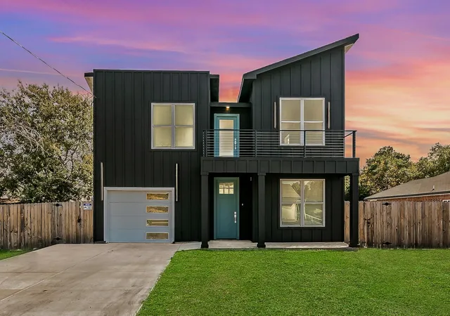 Photo 1 of Single family home for sale at 3908 Vilbig Rd, Dallas, TX 75212 | MLS# 21401533 | Listing updated on 2026-10-02