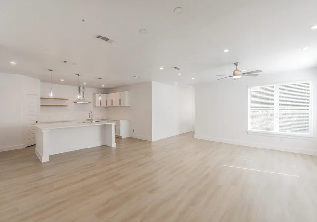 Photo 3 of Single family home for sale at 3908 Vilbig Rd, Dallas, TX 75212 | MLS# 21401533 | Listing updated on 2026-10-02