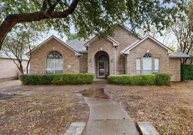 Photo 2 of Single family home for sale at 1239 Rivercrest, Mesquite, TX 75181 | MLS# 21401540 | Listing updated on 2026-10-10