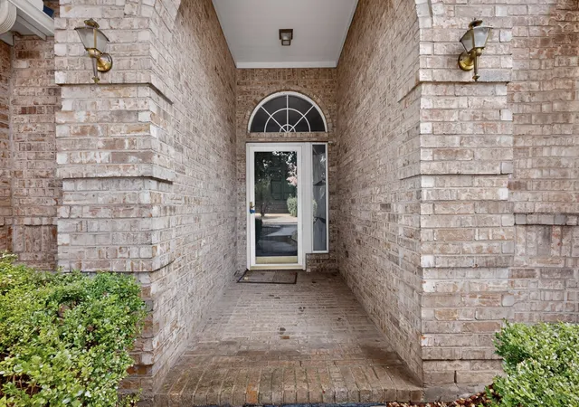 Photo 3 of Single family home for sale at 1239 Rivercrest, Mesquite, TX 75181 | MLS# 21401540 | Listing updated on 2026-10-10