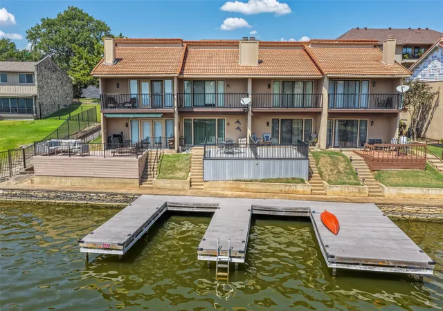 Photo 2 of Townhouse for sale at 5515 Club Cvs Ct, Granbury, TX 76049 | MLS# 21401550 | Listing updated on 2026-10-10