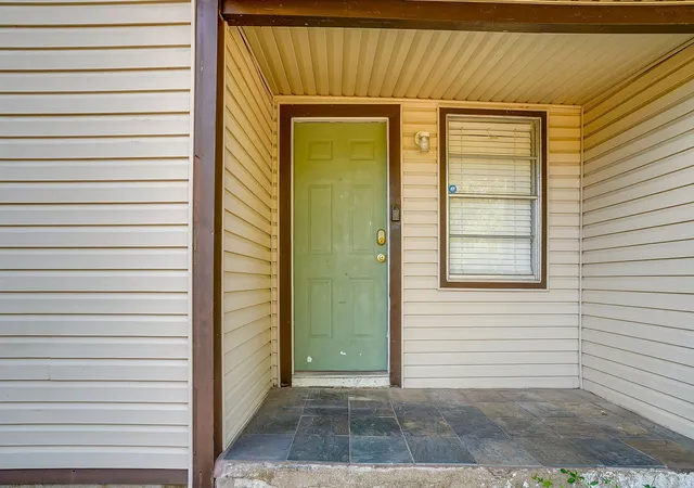Photo 3 of Single family home for sale at 208 Wells Burnett Rd, Azle, TX 76020 | MLS# 21401600 | Listing updated on 2026-10-08