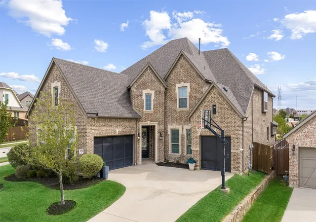 Photo 1 of Single family home for sale at 15012 Lions Back Cvs, Roanoke, TX 76262 | MLS# 21393397 | Listing updated on 2026-10-03