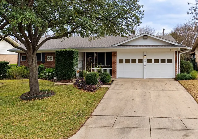 Single family home for sale at 5516 Lubbock Ave, Fort Worth, TX 76133 | MLS# 21401591