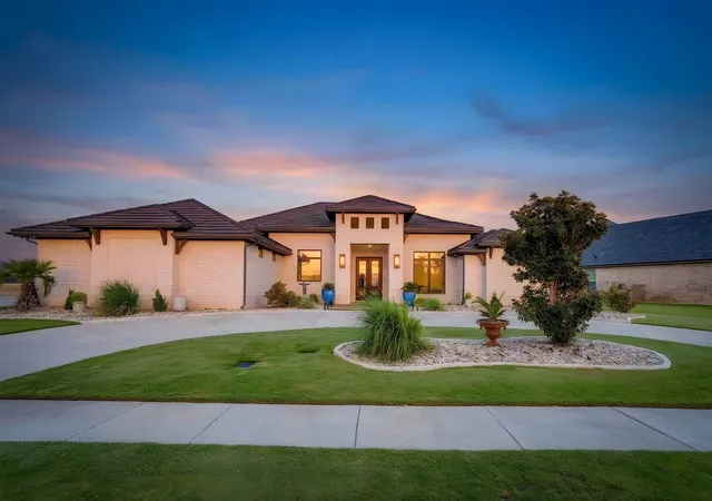 Photo 1 of Single family home for sale at 6343 Weatherby Rd, Granbury, TX 76049 | MLS# 21397972 | Listing updated on 2026-10-10