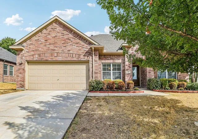 Photo 1 of Single family home for sale at 101 Ravinia Ct, Little Elm, TX 75068 | MLS# 21400574 | Listing updated on 2026-10-10