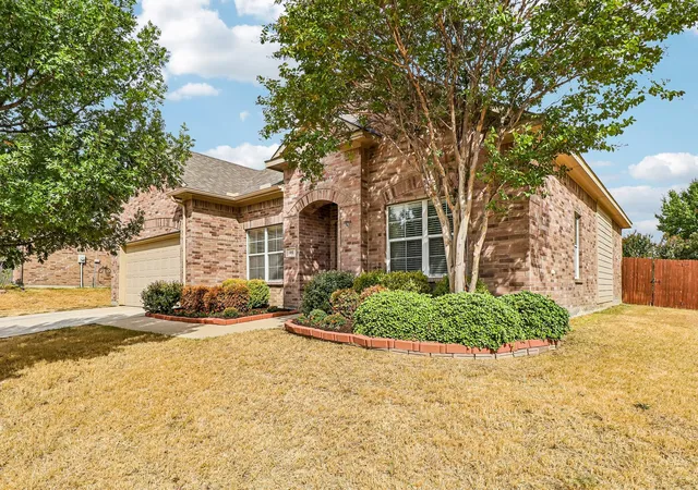 Photo 2 of Single family home for sale at 101 Ravinia Ct, Little Elm, TX 75068 | MLS# 21400574 | Listing updated on 2026-10-10