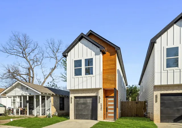 Photo 3 of Single family home for sale at 2230 Hooper St, Dallas, TX 75215 | MLS# 21401679 | Listing updated on 2026-10-05
