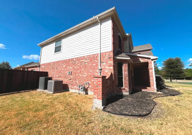 Photo 3 of Single family home for sale at 808 Wren Ct, Forney, TX 75126 | MLS# 21401372 | Listing updated on 2026-10-02