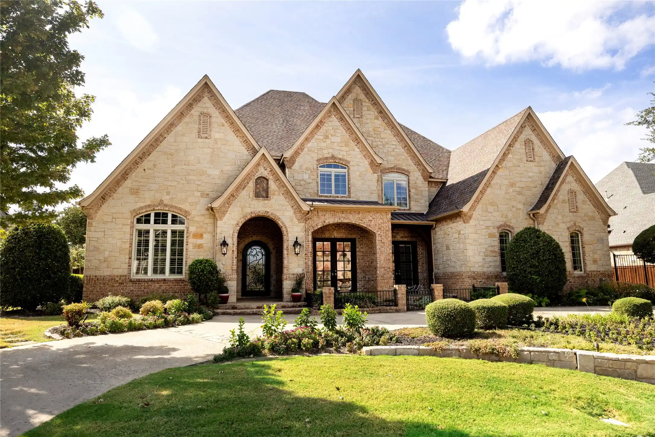 Photo 1 of Mansion for sale at 2109 Miracle Point Dr, Southlake, TX 76092 | MLS# 21399542 | Listing updated on 2026-10-28