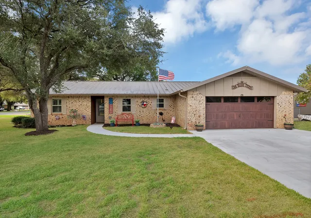 Photo 1 of Single family home for sale at 4101 Newport Bay Ct, Granbury, TX 76049 | MLS# 21393472 | Listing updated on 2026-10-09