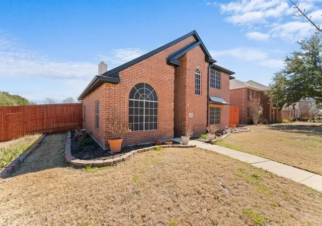 Single family home for sale at 7022 Cottonwood Cir, Sachse, TX 75048 | MLS# 21401603