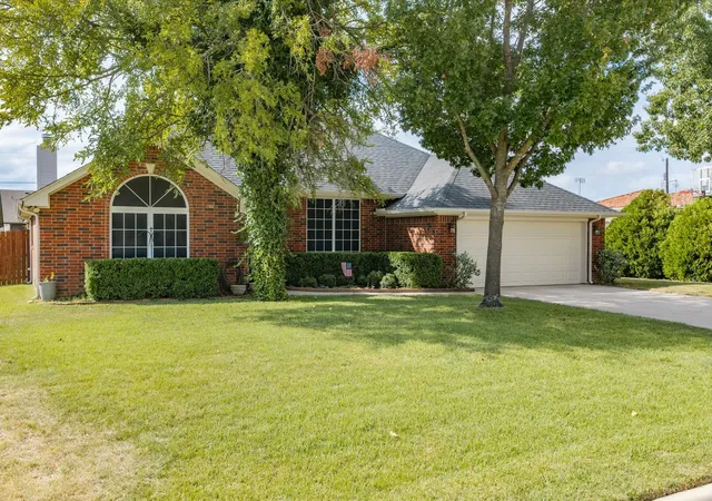 Photo 1 of Single family home for sale at 2106 Ridgewood Dr, Bridgeport, TX 76426 | MLS# 21401693 | Listing updated on 2026-10-02