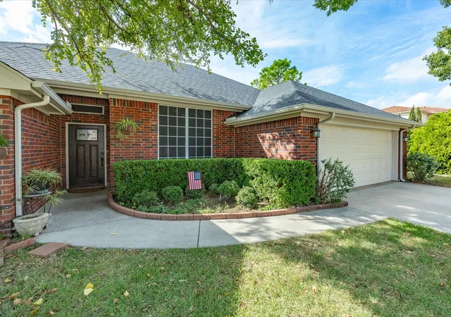 Photo 2 of Single family home for sale at 2106 Ridgewood Dr, Bridgeport, TX 76426 | MLS# 21401693 | Listing updated on 2026-10-02