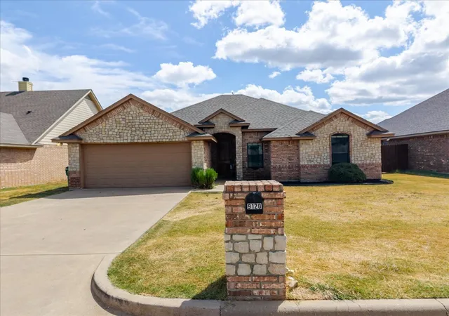 Photo 3 of Single family home for sale at 9120 Parkview Cir, Tolar, TX 76476 | MLS# 21401758 | Listing updated on 2026-10-02