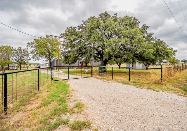 Photo 1 of Sale Pending at 87 Ledbetter Dr, Mineral Wells, TX 76067 | MLS# 21397896 | Listing updated on 2026-10-06