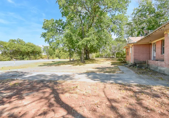 Photo 3 of Single family home for sale at 405 Fm 816, Wolfe City, TX 75496 | MLS# 21398260 | Listing updated on 2026-10-02