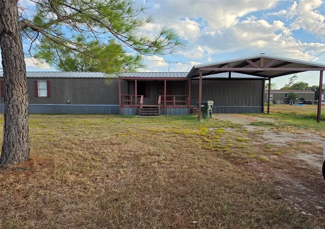Photo 2 of Manufactured home for sale at 414 Kaci Jo, Mabank, TX 75147 | MLS# 21401780 | Listing updated on 2026-10-02