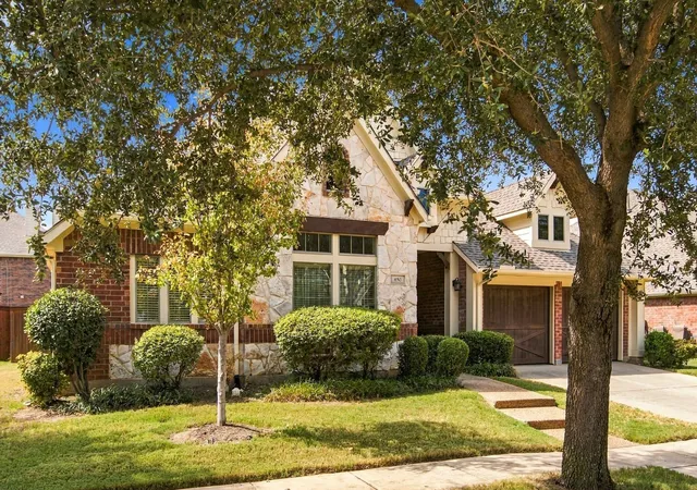 Photo 3 of Single family home for sale at 850 Carolina Way, Lantana, TX 76226 | MLS# 21401783 | Listing updated on 2026-10-02