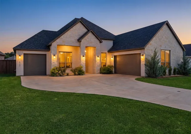 Photo 1 of Single family home for sale at 1525 Blue Lake Dr, Joshua, TX 76058 | MLS# 21401787 | Listing updated on 2026-10-02