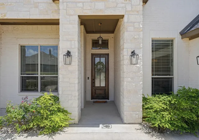 Photo 3 of Single family home for sale at 1525 Blue Lake Dr, Joshua, TX 76058 | MLS# 21401787 | Listing updated on 2026-10-02