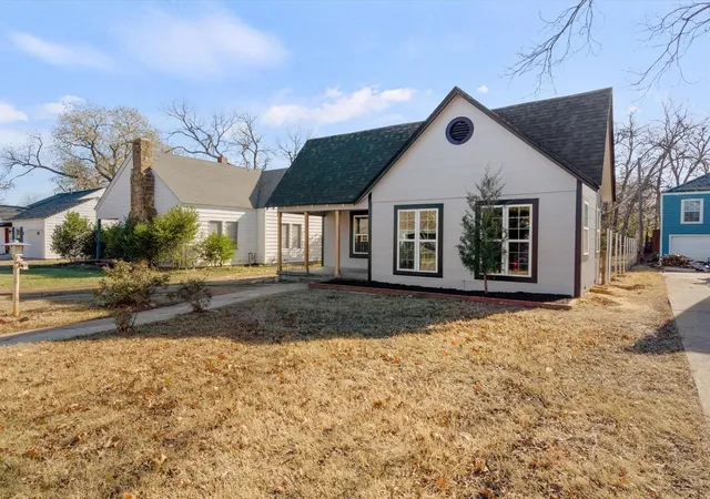Photo 1 of Single family home for sale at 2736 Marigold Ave, Fort Worth, TX 76111 | MLS# 21401802 | Listing updated on 2026-10-02