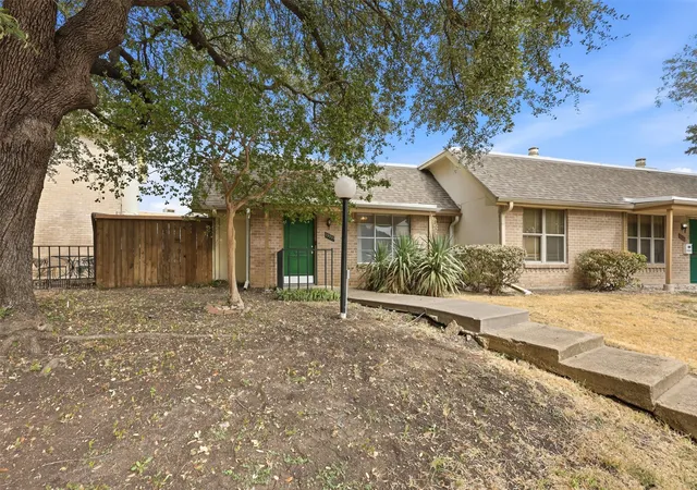 Photo 3 of Townhouse for sale at 13915 Brookgreen Dr, Dallas, TX 75240 | MLS# 21393473 | Listing updated on 2026-10-03