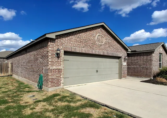 Photo 2 of Single family home for sale at 1432 Park Trails Blvd, Princeton, TX 75407 | MLS# 21397641 | Listing updated on 2026-10-03