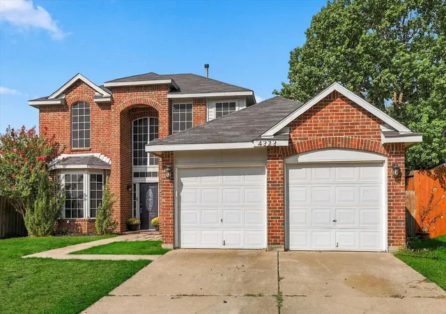 Photo 3 of Single family home for sale at 4323 Briar Hl Dr, Grand Prairie, TX 75052 | MLS# 21399930 | Listing updated on 2026-10-30