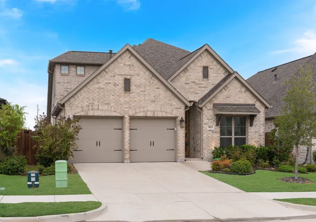 Photo 3 of Single family home for sale at 3033 Elmwood St, Rockwall, TX 75087 | MLS# 21395389 | Listing updated on 2026-10-10