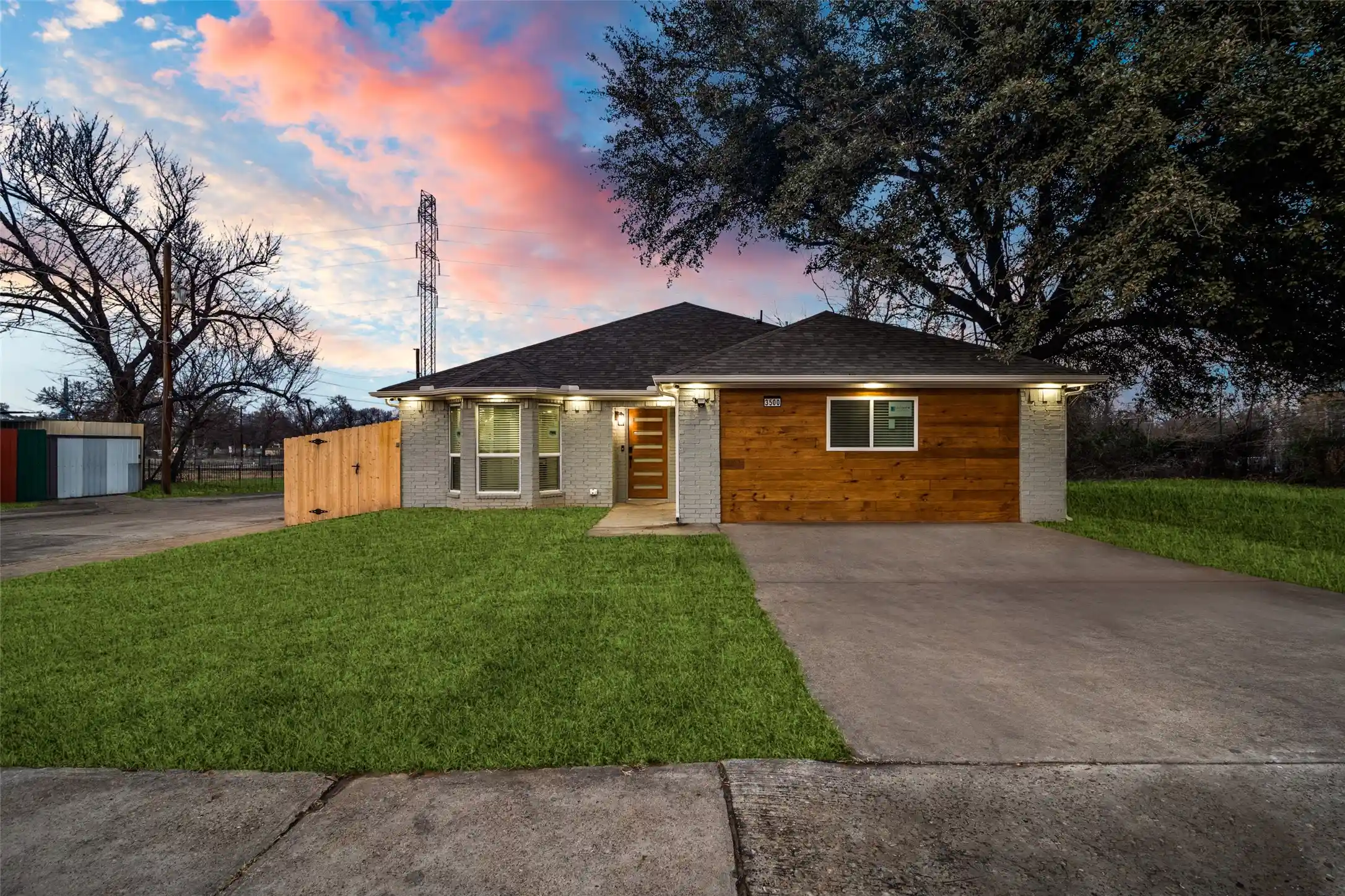 Photo 1 of Single family home for sale at 3500 Roberts Ave, Dallas, TX 75215 | MLS# 21400685 | Listing updated on 2026-10-22