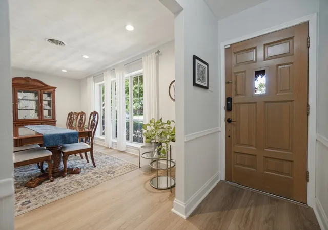 Photo 3 of Single family home for sale at 10408 Vistadale Dr, Dallas, TX 75238 | MLS# 21397339 | Listing updated on 2026-10-10