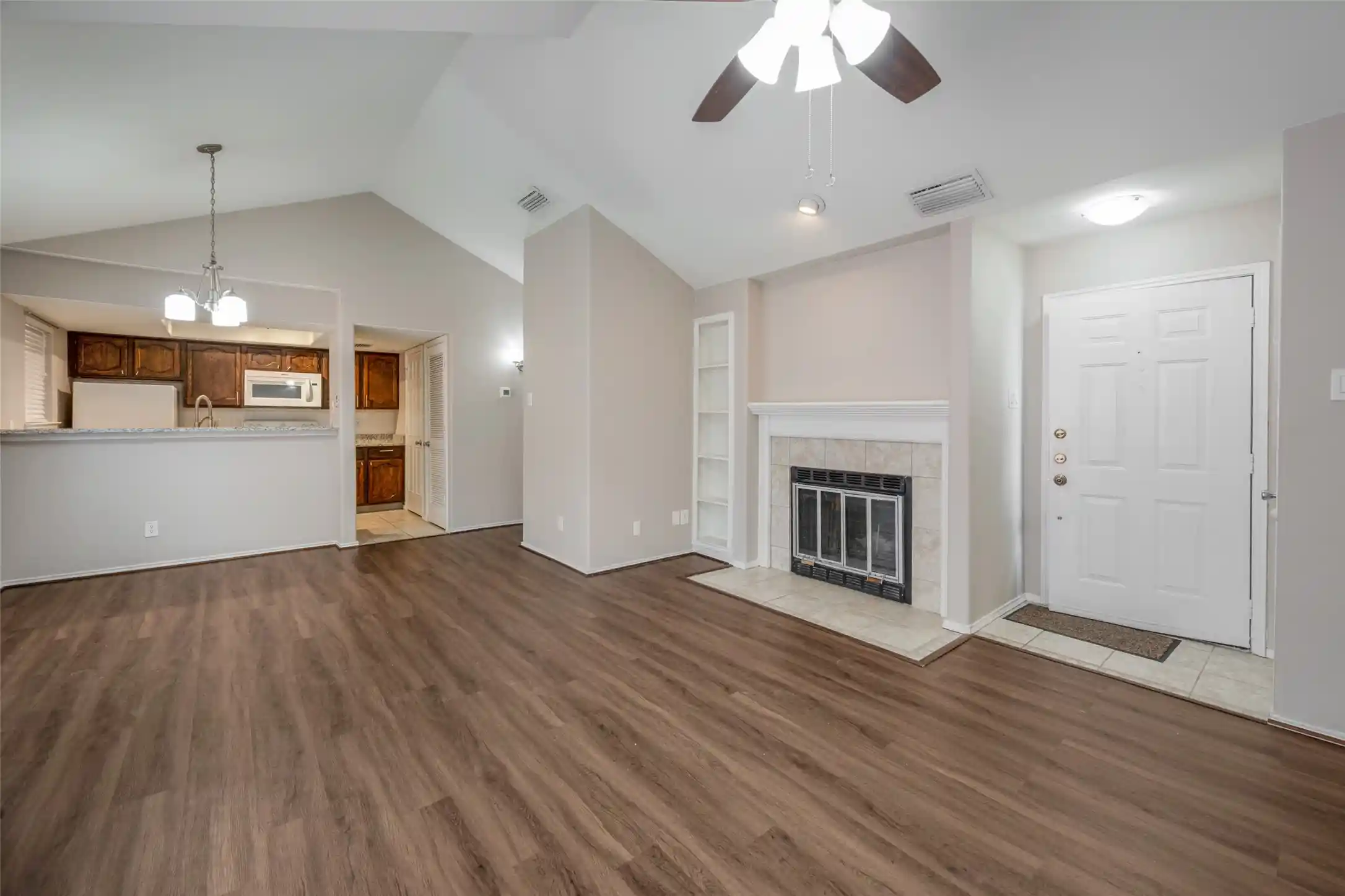 Condo for sale at 256 Jefferson Pkwy, Fort Worth, TX 76107 | MLS# 21400585