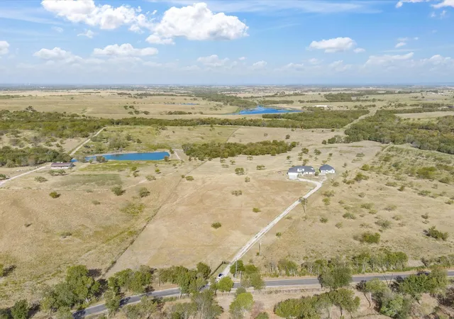 Photo 1 of Single family home for sale at 781 Alsdorf Rd, Ennis, TX 75119 | MLS# 21400616 | Listing updated on 2026-10-02