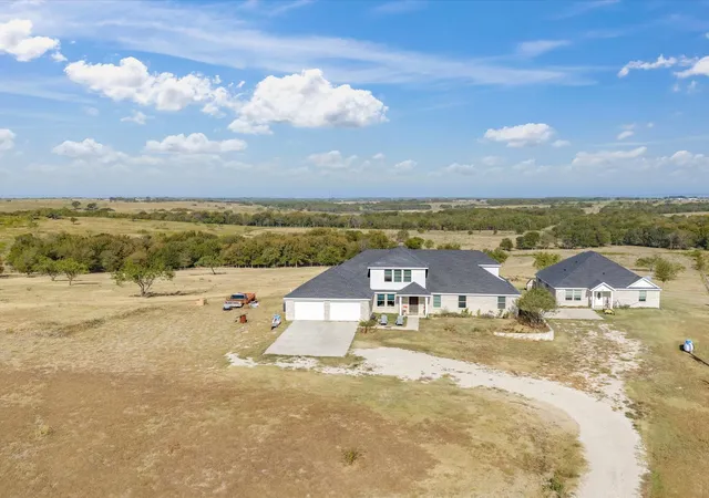 Photo 3 of Single family home for sale at 781 Alsdorf Rd, Ennis, TX 75119 | MLS# 21400616 | Listing updated on 2026-10-02