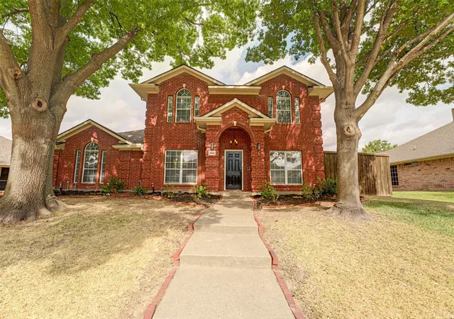 Photo 1 of Single family home for sale at 4005 Baywatch Dr, Rowlett, TX 75088 | MLS# 21398682 | Listing updated on 2026-10-10