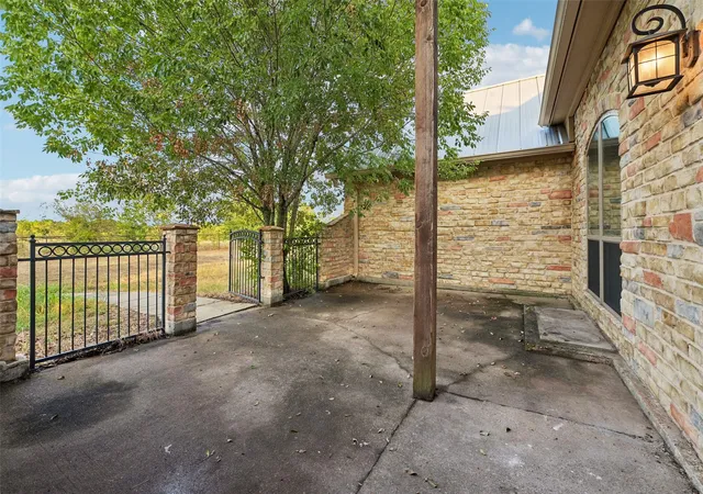 Photo 3 of Single family home for sale at 6620 Montgomery Rd, Midlothian, TX 76065 | MLS# 21394697 | Listing updated on 2026-10-02