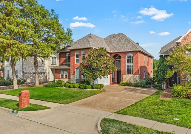 Photo 1 of Single family home for sale at 7626 Lakecrest Cir, Irving, TX 75063 | MLS# 21397393 | Listing updated on 2026-10-03