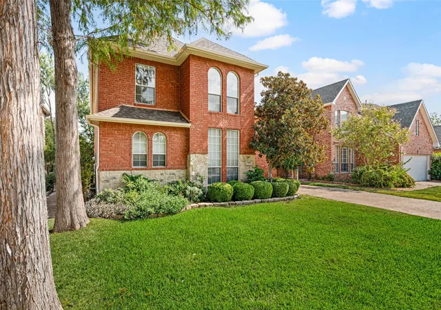 Photo 3 of Single family home for sale at 7626 Lakecrest Cir, Irving, TX 75063 | MLS# 21397393 | Listing updated on 2026-10-03