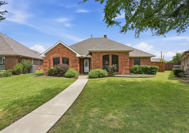 Photo 1 of Single family home for sale at 112 Highland Meadow Cir, Coppell, TX 75019 | MLS# 21401226 | Listing updated on 2026-10-10