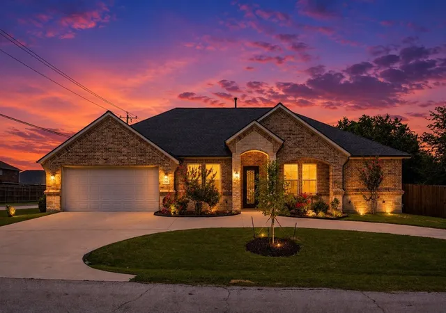 Photo 1 of Single family home for sale at 101 Sycamore Ln, Roanoke, TX 76262 | MLS# 21401415 | Listing updated on 2026-10-10