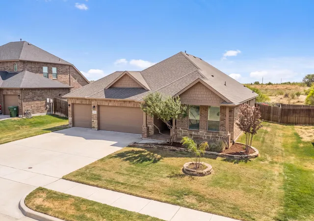 Photo 1 of Single family home for sale at 3448 Chloe Ave, Krum, TX 76249 | MLS# 21392024 | Listing updated on 2026-10-07